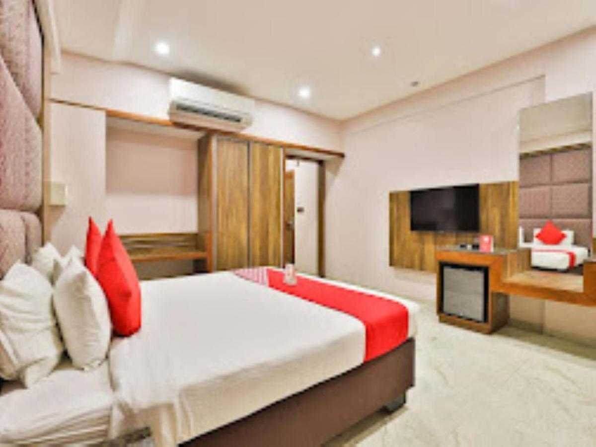 Hotel Radhe Ānand Eksteriør bilde